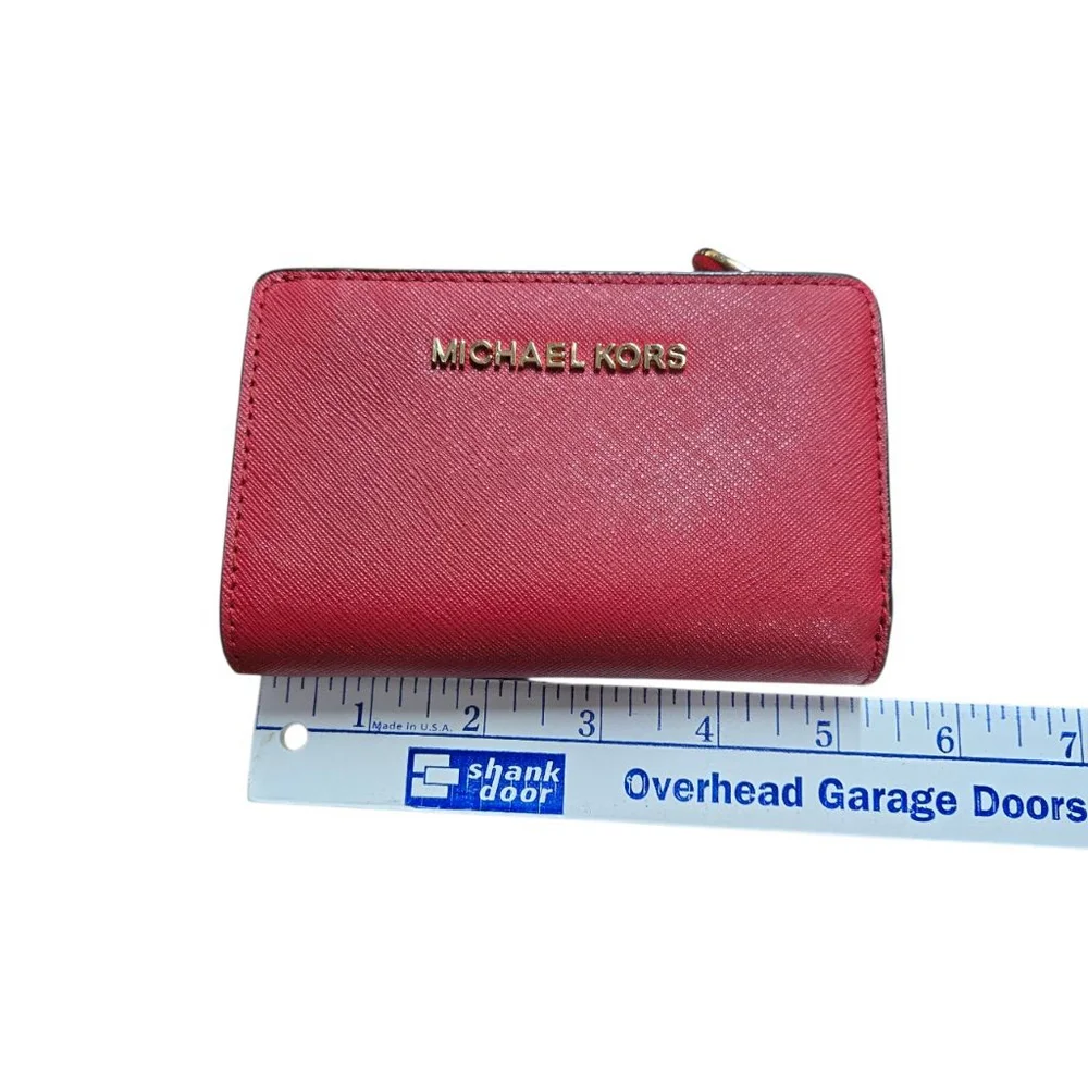 Michael Kors Jet Set Bifold Wallet Zippered Coin Leather Excellent Condition